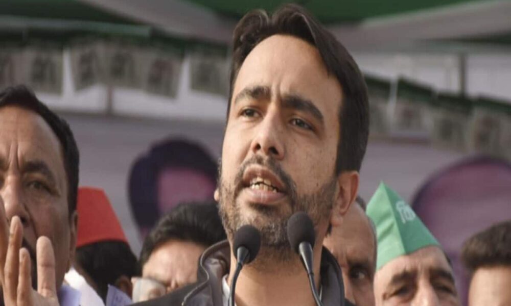UP Politics: एनडीए के साथ सीट बंटवारे में कहां फंसा है पेंच? जयंत चौधरी ने वर्कर्स को समझाई गठबंधन की बात