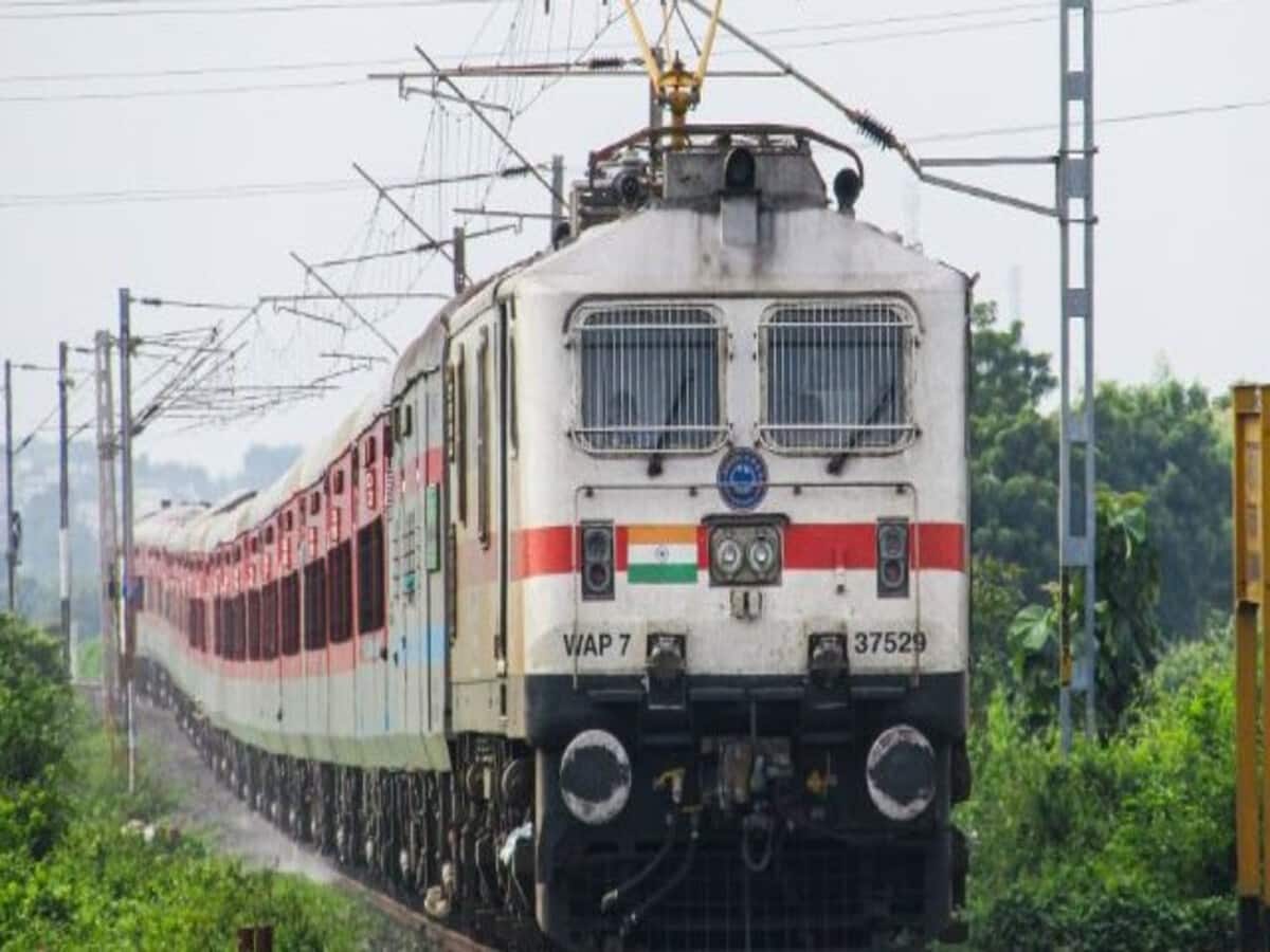 यात्रियों को असुविधा के लिए खेद है, अब 26 फरवरी तक छत्तीसगढ़ से नहीं चलेंगी यह ट्रेनें, पढ़ें खबर यात्रियों को असुविधा के लिए खेद है, अब 26 फरवरी तक छत्तीसगढ़ से नहीं चलेंगी यह ट्रेनें, पढ़ें खबर