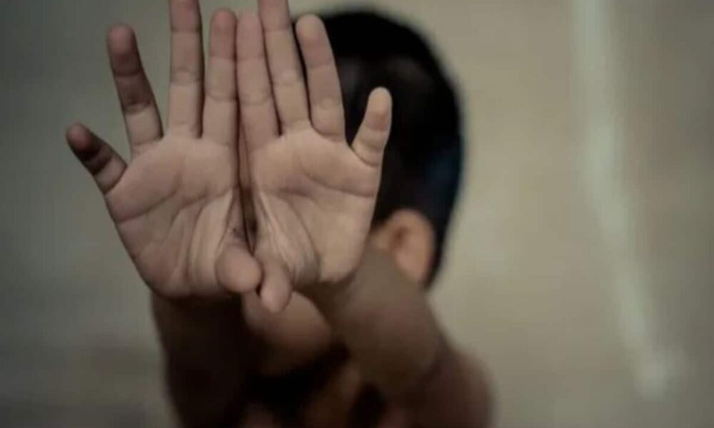 मंदिर में प्रसाद लेने गए बच्चे के साथ पुजारी ने किया अननेचुरल सेक्स, कोर्ट ने सुनाई बड़ी सजा