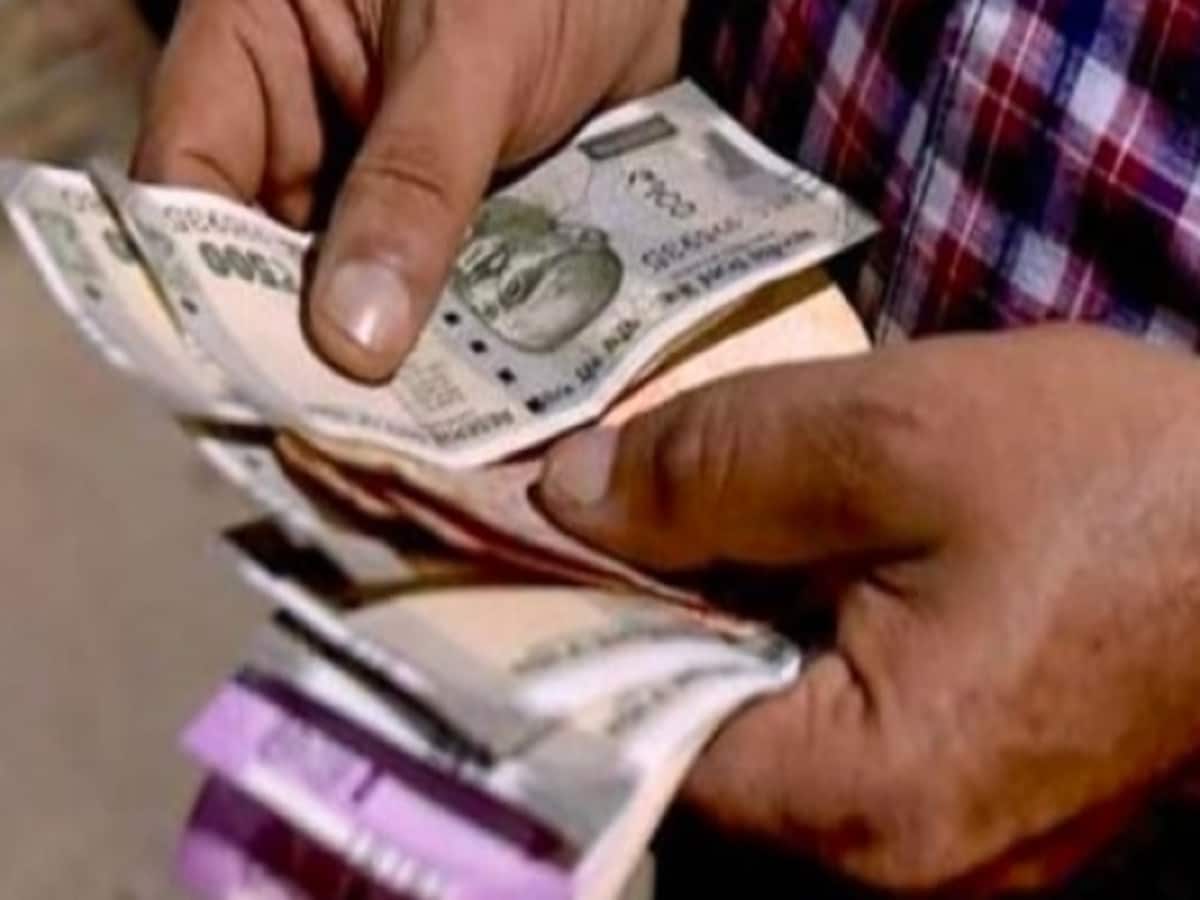 Decision on minimum wage for outsourcing and contract workers in one month – आउटसोर्सिंग व संविदा कार्मिकों को न्यूनतम वेतन पर फैसला एक माह में, Education News Decision on minimum wage for outsourcing and contract workers in one month – आउटसोर्सिंग व संविदा कार्मिकों को न्यूनतम वेतन पर फैसला एक माह में, Education News