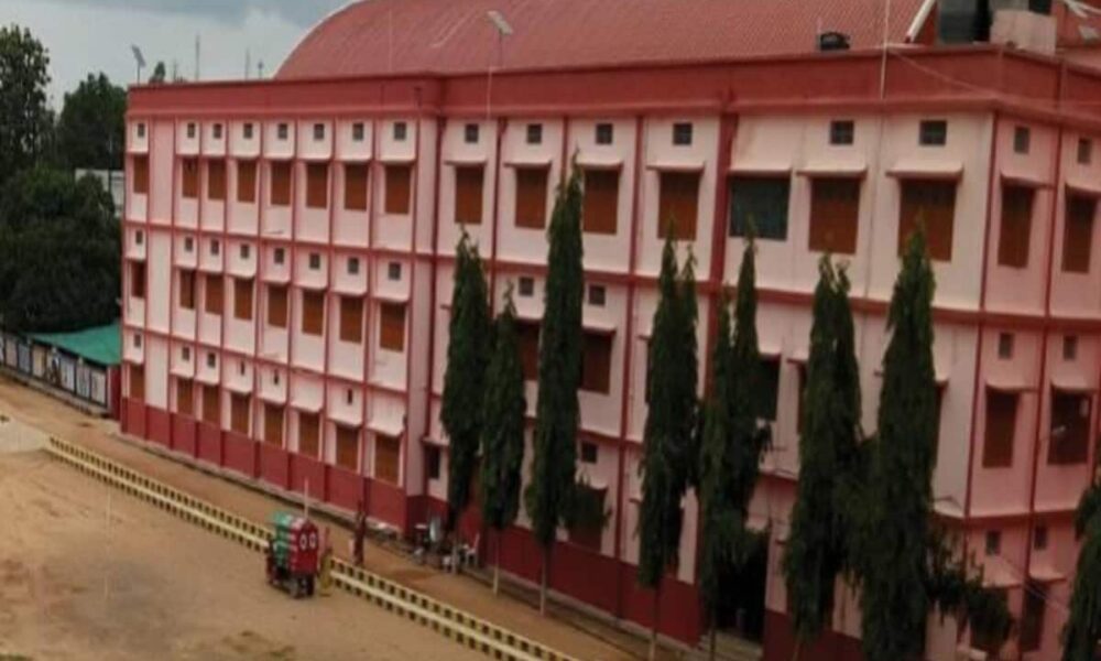 स्कूल टीचर करती थी छात्रा को प्रताड़ित, सुसाइड नोट में आपबीती लिखकर लगाया मौत को गले