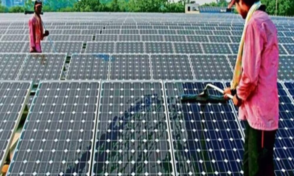The company got the work of solar power project there was a sharp rise in the shares – कंपनी को मिला सोलर पॉवर प्रोजेक्ट का काम, शेयरों में आई तेज उछाल, Business News