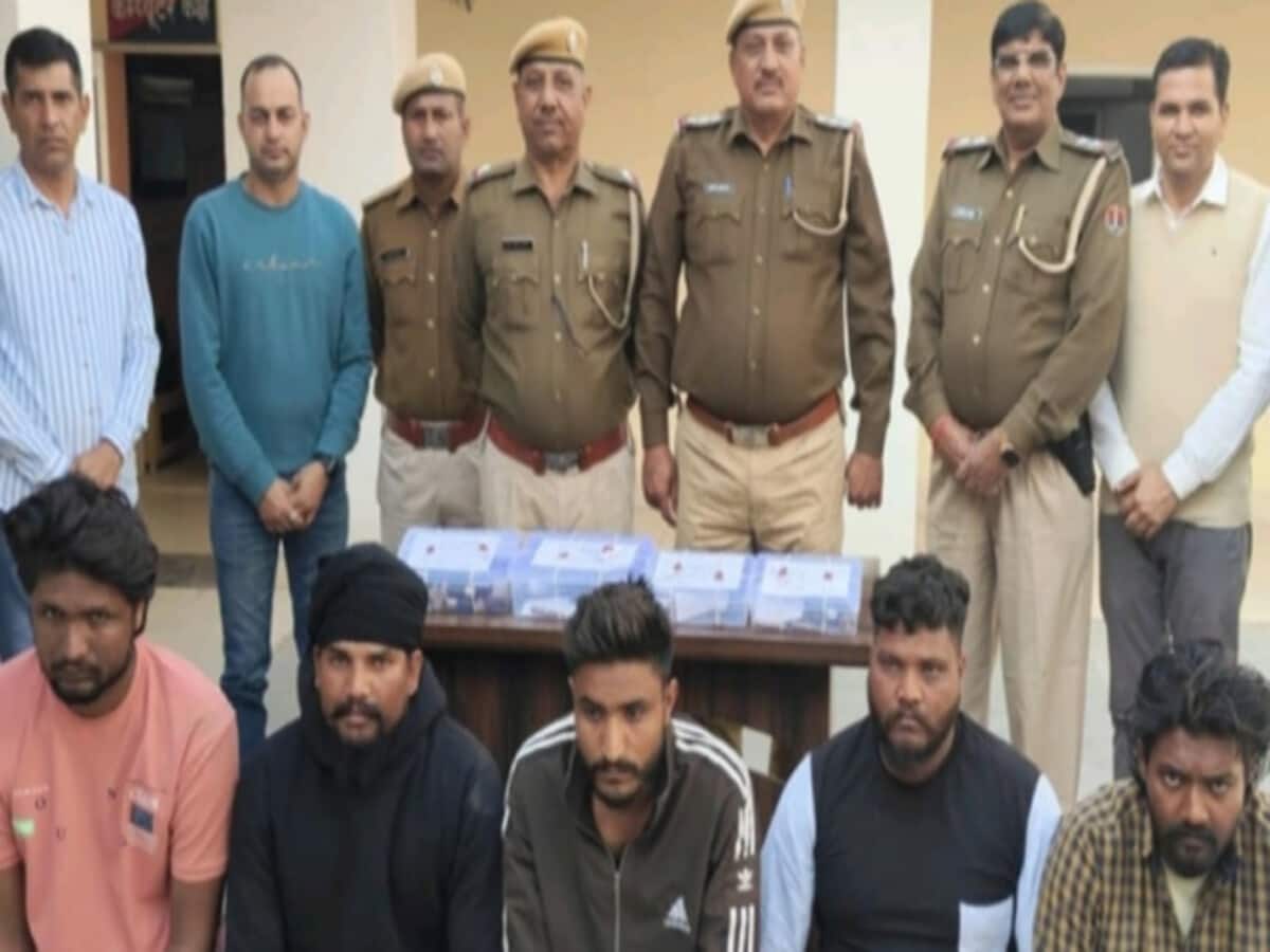श्री गंगानगर में पांच हार्डकोर बदमाश डकैती की योजना बनाते गिरफ्तार, ऐसे हुआ भंड़ाफोड़ श्री गंगानगर में पांच हार्डकोर बदमाश डकैती की योजना बनाते गिरफ्तार, ऐसे हुआ भंड़ाफोड़