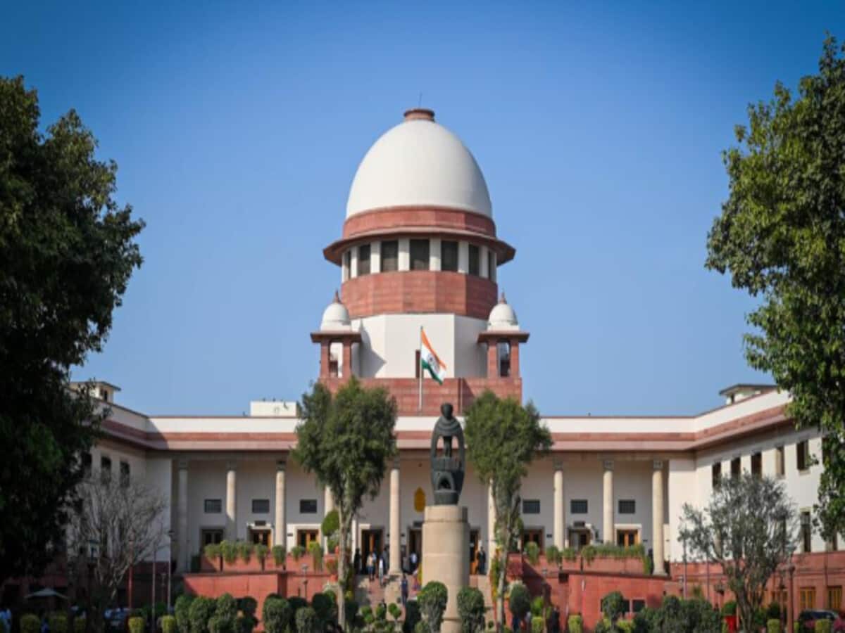 अपनी हरकत पर खुद आकर सफाई दें चुनाव अधिकारी, चंडीगढ़ मेयर चुनाव पर सुप्रीम कोर्ट अपनी हरकत पर खुद आकर सफाई दें चुनाव अधिकारी, चंडीगढ़ मेयर चुनाव पर सुप्रीम कोर्ट