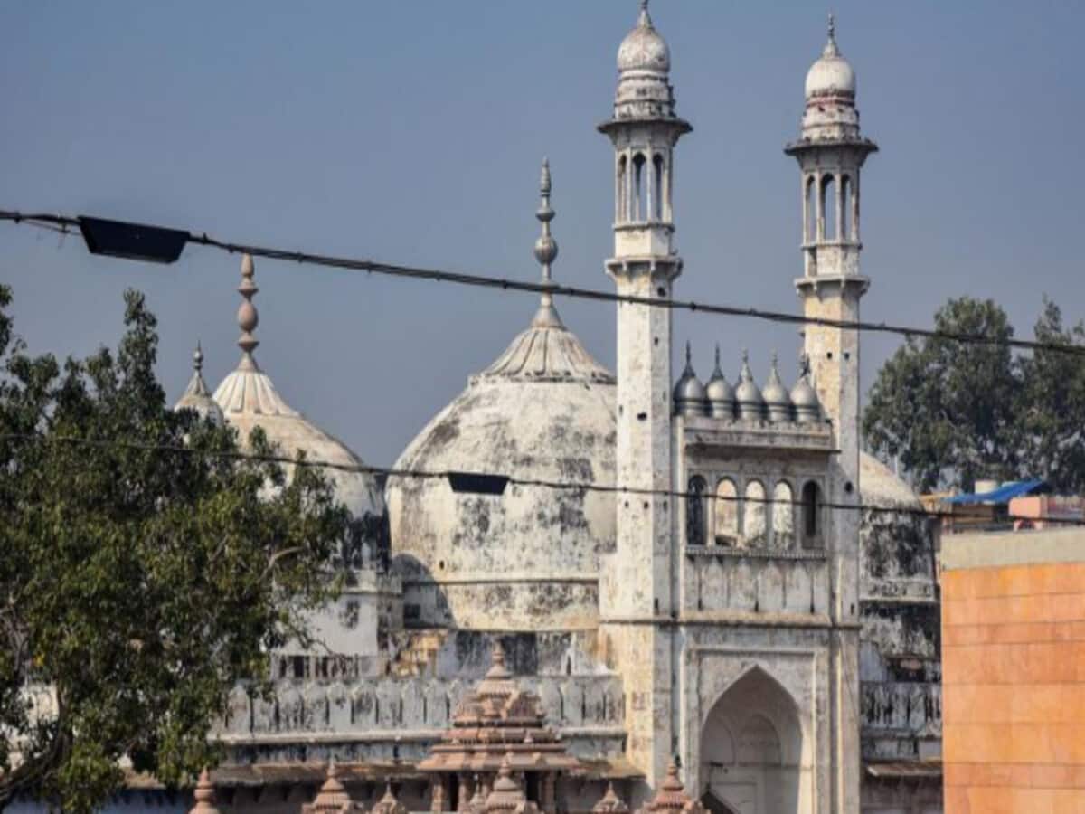 मुस्लिम पक्ष को सुप्रीम कोर्ट से भी राहत नहीं, ज्ञानवापी में पूजा के आदेश के खिलाफ तत्काल सुनवाई से इनकार मुस्लिम पक्ष को सुप्रीम कोर्ट से भी राहत नहीं, ज्ञानवापी में पूजा के आदेश के खिलाफ तत्काल सुनवाई से इनकार