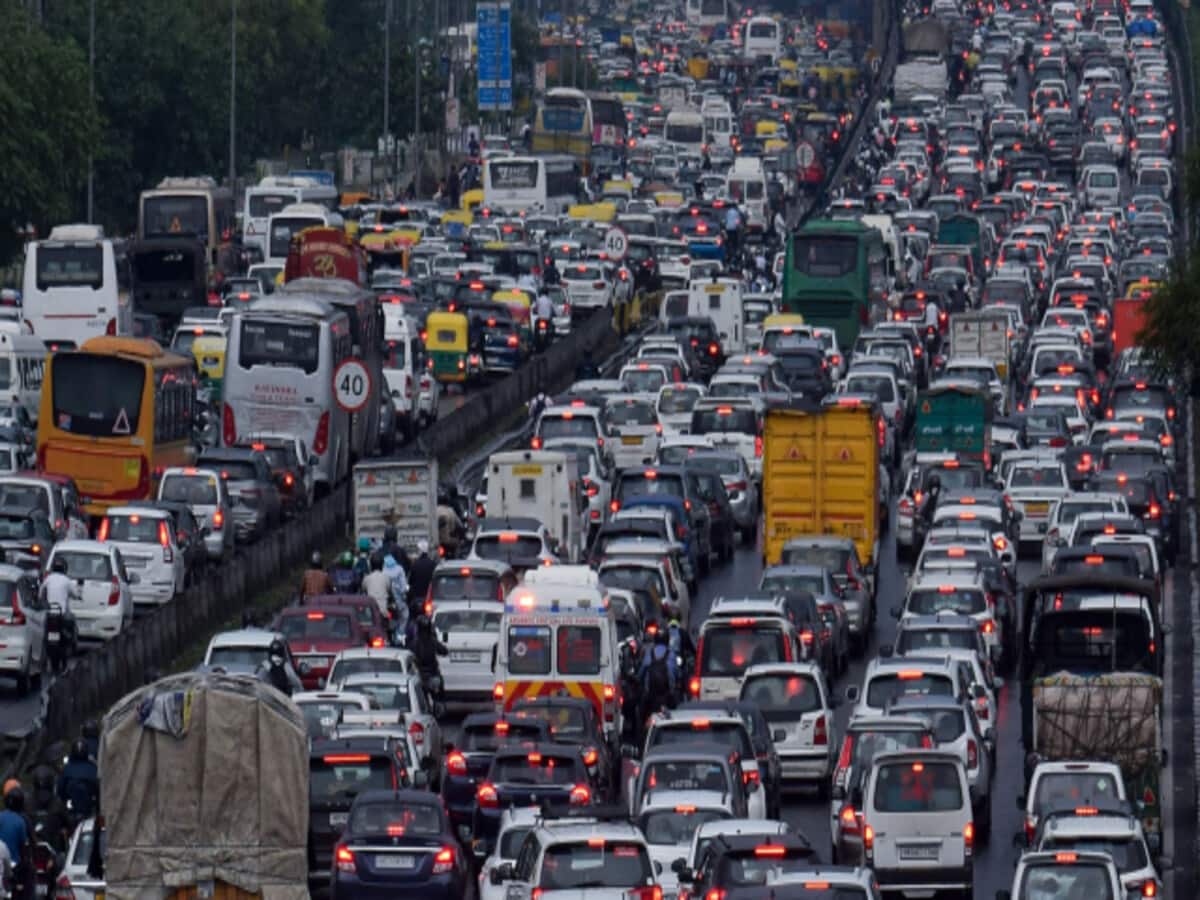 ग्रेटर नोएडा आने-जाने वालों को राहत, कासना का जाम खत्म करने को बन रहे फ्लाईओवर की डेडलाइन आई सामने ग्रेटर नोएडा आने-जाने वालों को राहत, कासना का जाम खत्म करने को बन रहे फ्लाईओवर की डेडलाइन आई सामने