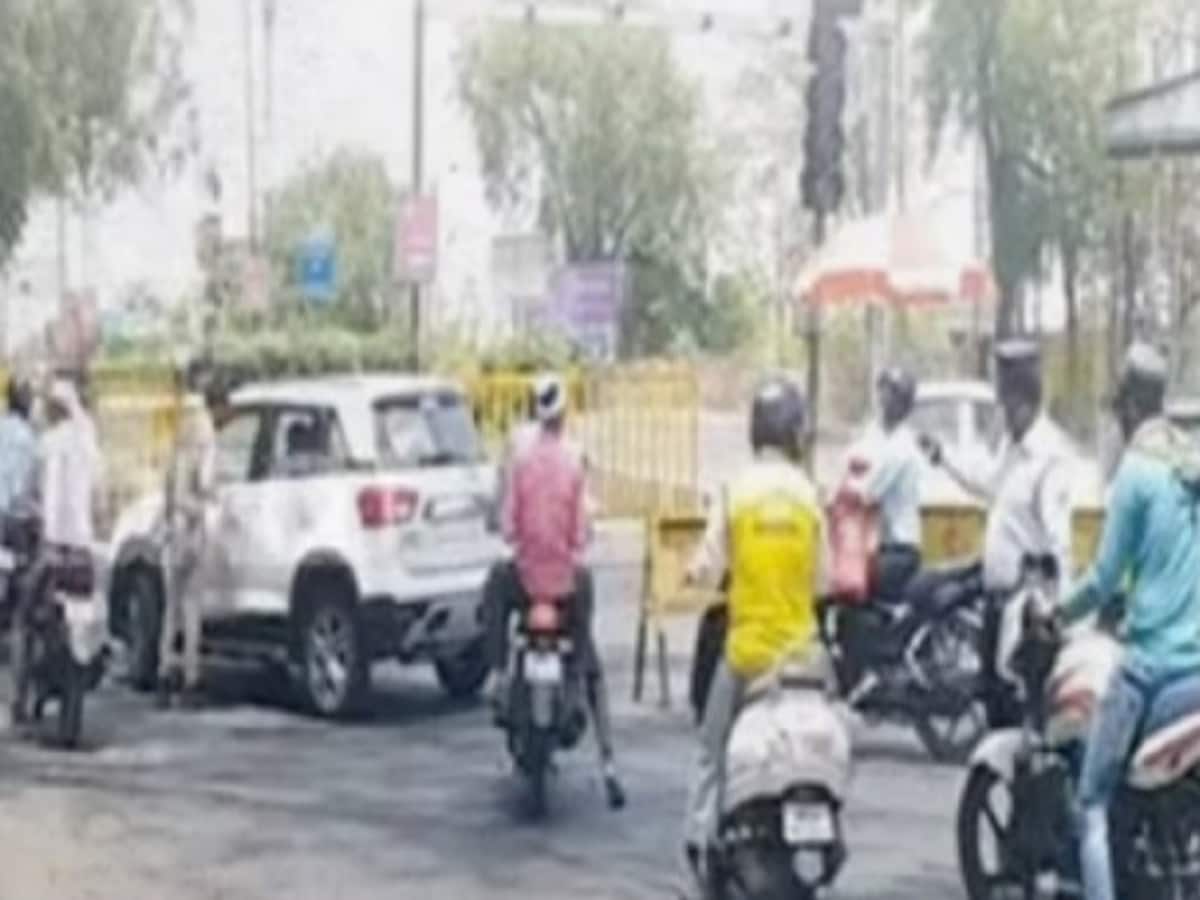 अब सड़क पर बिना हैलमेट गाड़ी चलाते दिखे पुलिस जवान तो खैर नहीं, एसपी ने जारी किया फरमान अब सड़क पर बिना हैलमेट गाड़ी चलाते दिखे पुलिस जवान तो खैर नहीं, एसपी ने जारी किया फरमान