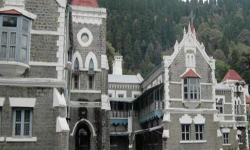 उत्तराखंड हाईकोर्ट ने विनियमितीकरण नीति पर लगाई मुहर, हजारों कर्मचारियों को होगा फायदा