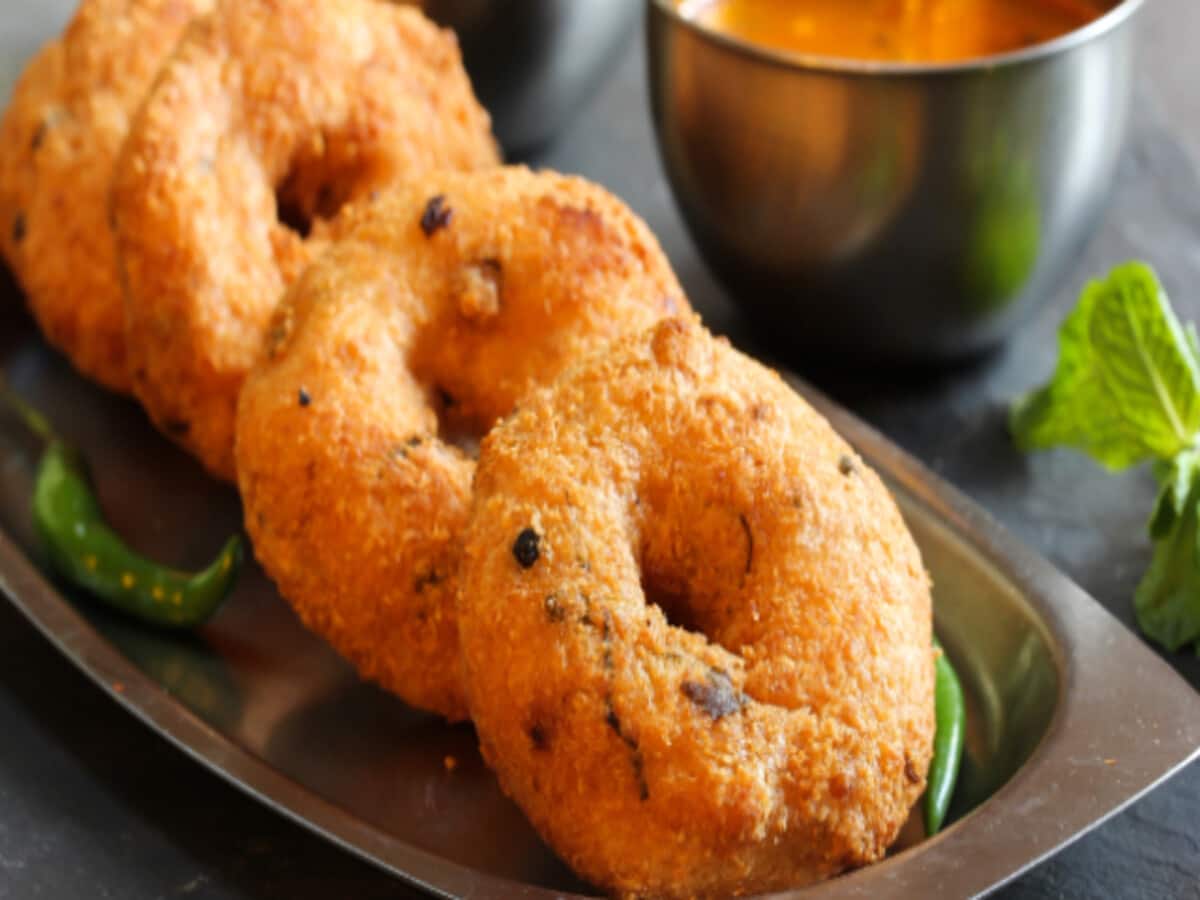 Recipe: पोहे और सूजी से बनाएं टेस्टी भाप वाले वड़े, रेसिपी है आसान Recipe: पोहे और सूजी से बनाएं टेस्टी भाप वाले वड़े, रेसिपी है आसान