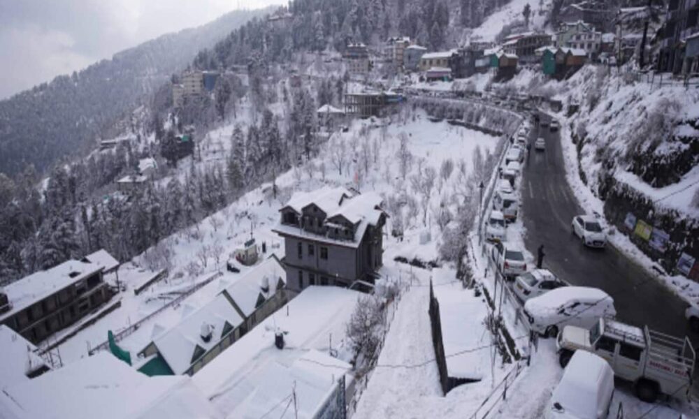 Weather of Uttarakhand changed again heavy snowfall in these districts IMD update