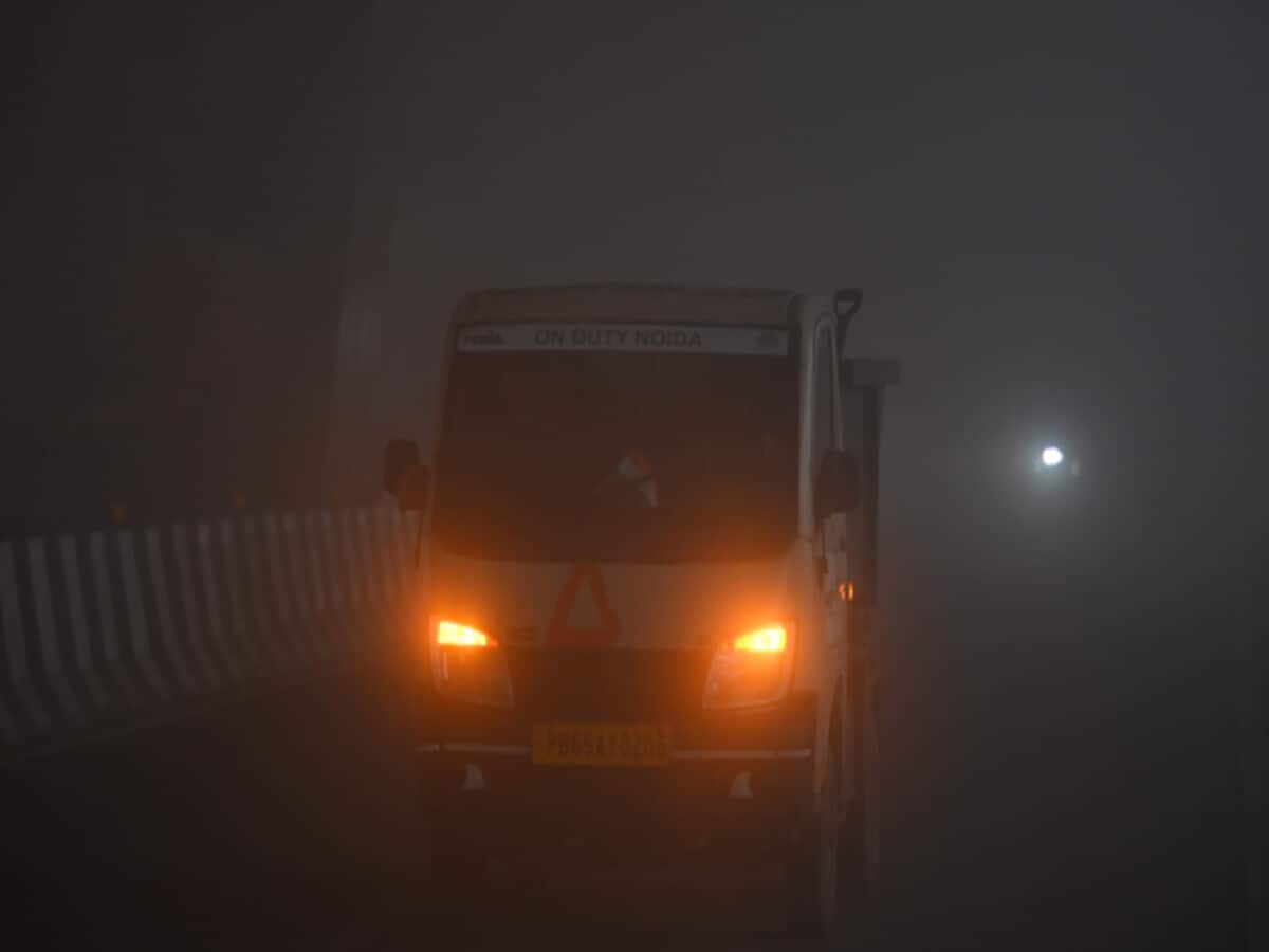 Weather Update: कहीं बारिश तो कहीं घना कोहरा, जानें अगले 5 दिनों तक कैसा रहेगा देश के मौसम का हाल