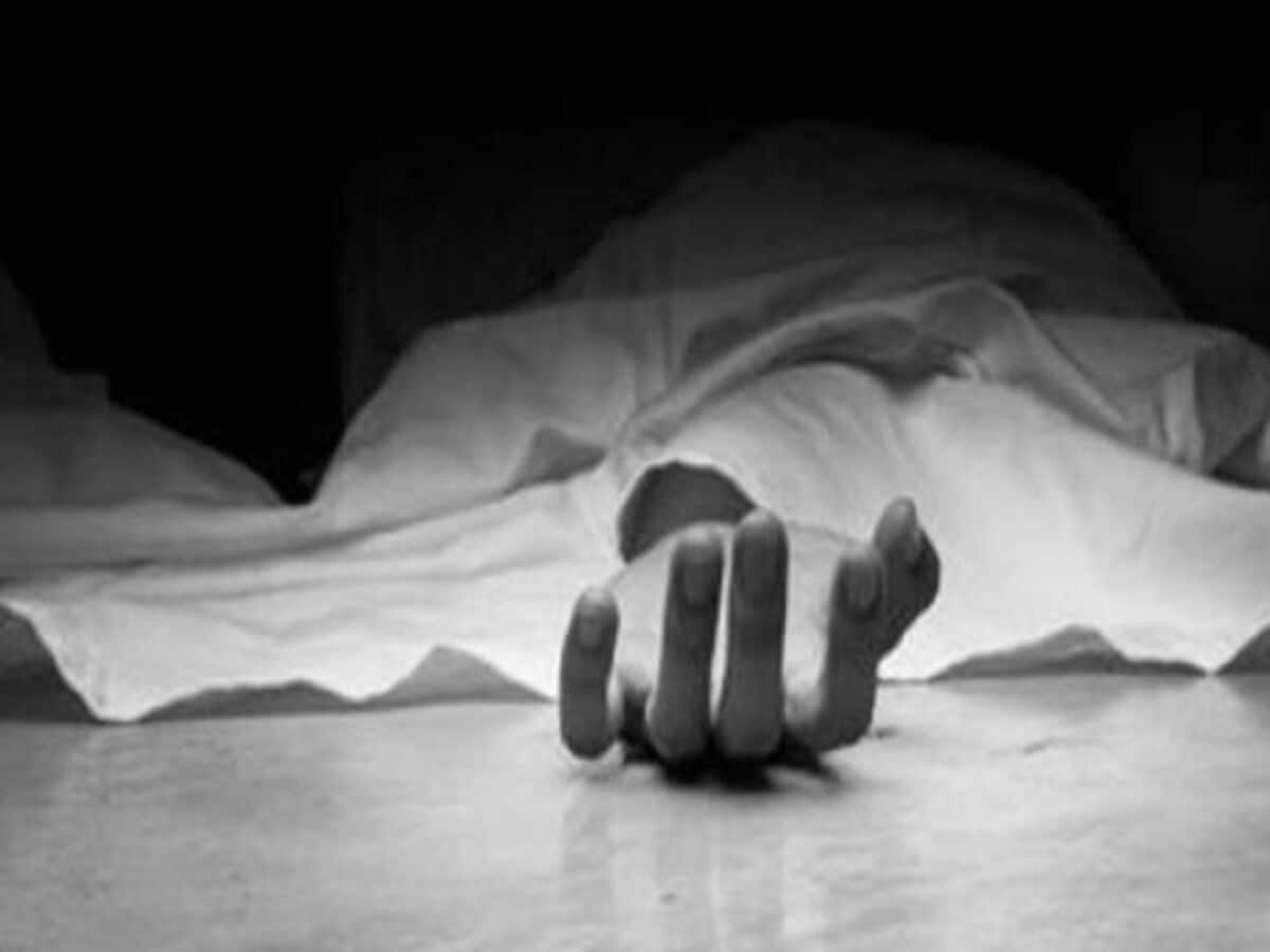 एमबीए के छात्र ने खुदकुशी करने का बनाया वीडियो, प्रेमिका पर लगाया आरोप, पुलिस ने किया 3 लोगों को गिरफ्तार एमबीए के छात्र ने खुदकुशी करने का बनाया वीडियो, प्रेमिका पर लगाया आरोप, पुलिस ने किया 3 लोगों को गिरफ्तार