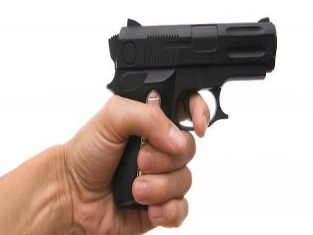 bjp district minister shot in Jaunpur police cordoned off the district spot checking bjp district minister shot in Jaunpur police cordoned off the district spot checking