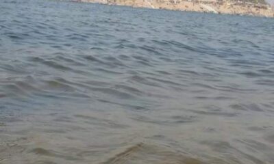 पूरी गृहस्थी यमुना बहाने पहुंची महिला, दो गाड़ियों में भरकर लाई घर का सारा सामान