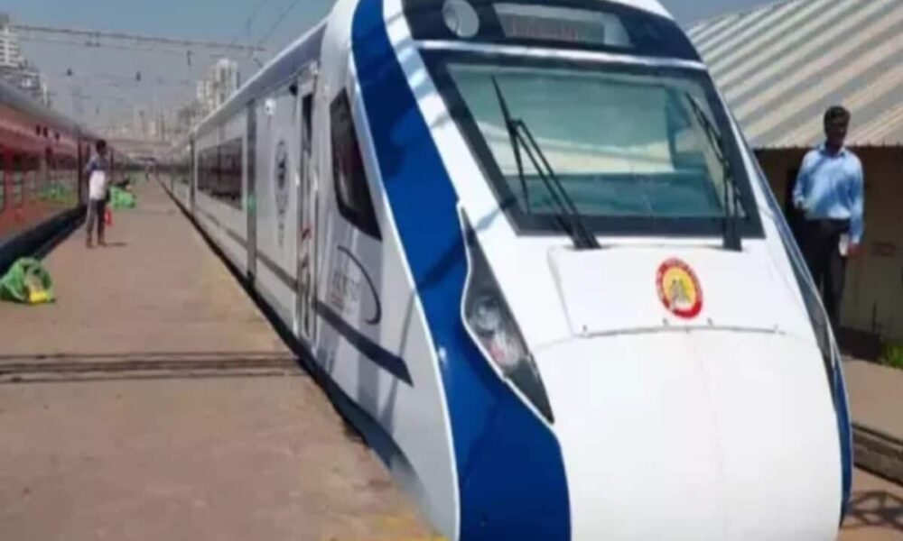 लखनऊ से पटना के बीच जल्द चलेगी वंदे भारत एक्सप्रेस, यहां के लिए भी चलेंगीं