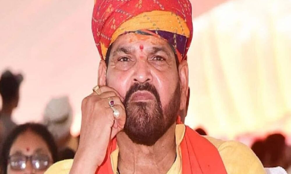 बृजभूषण शरण सिंह का टिकट फाइनल नहीं, अब एक और परेशानी, आचार संहिता उल्लंघन में फंसे