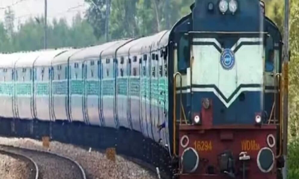 Indian Railways UP Festival Train 24 trains for Holi Gujarat Ahmedabad Vadodara Delhi