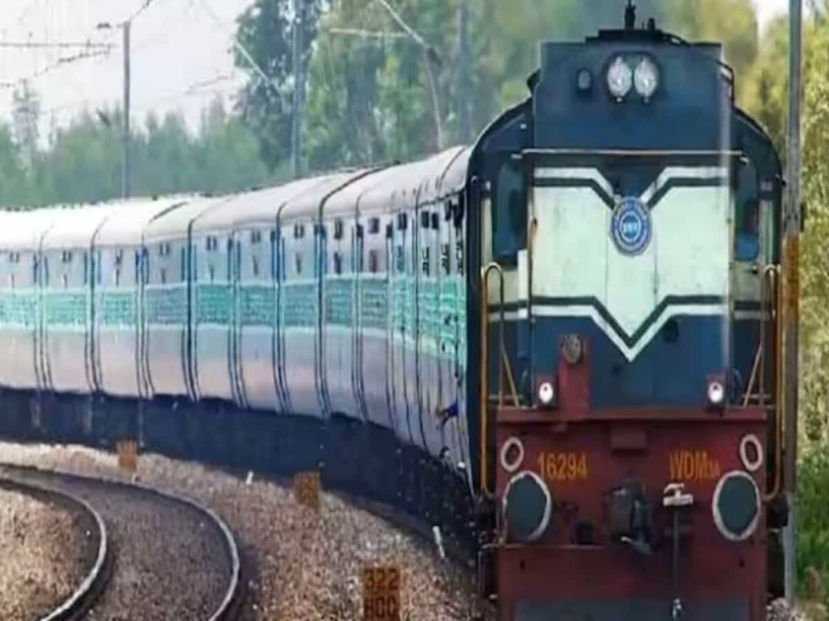 Indian Railways UP Festival Train 24 trains for Holi Gujarat Ahmedabad Vadodara Delhi Indian Railways UP Festival Train 24 trains for Holi Gujarat Ahmedabad Vadodara Delhi