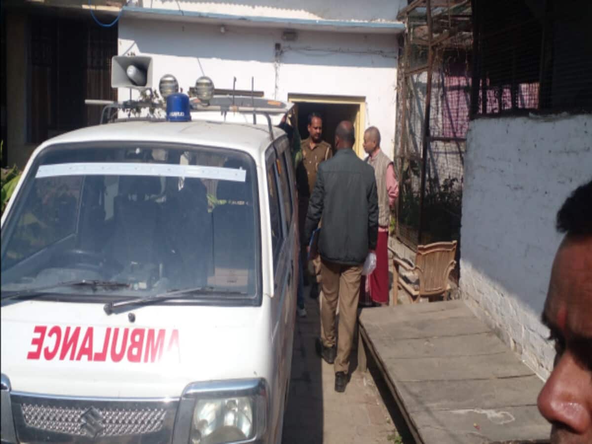 कर्ज में डूबे रंगकर्मी ने अपनी मां की गला दबाकर की हत्या, 3 पन्ने का काबूलनामा, थाने में किया सरेंडर कर्ज में डूबे रंगकर्मी ने अपनी मां की गला दबाकर की हत्या, 3 पन्ने का काबूलनामा, थाने में किया सरेंडर