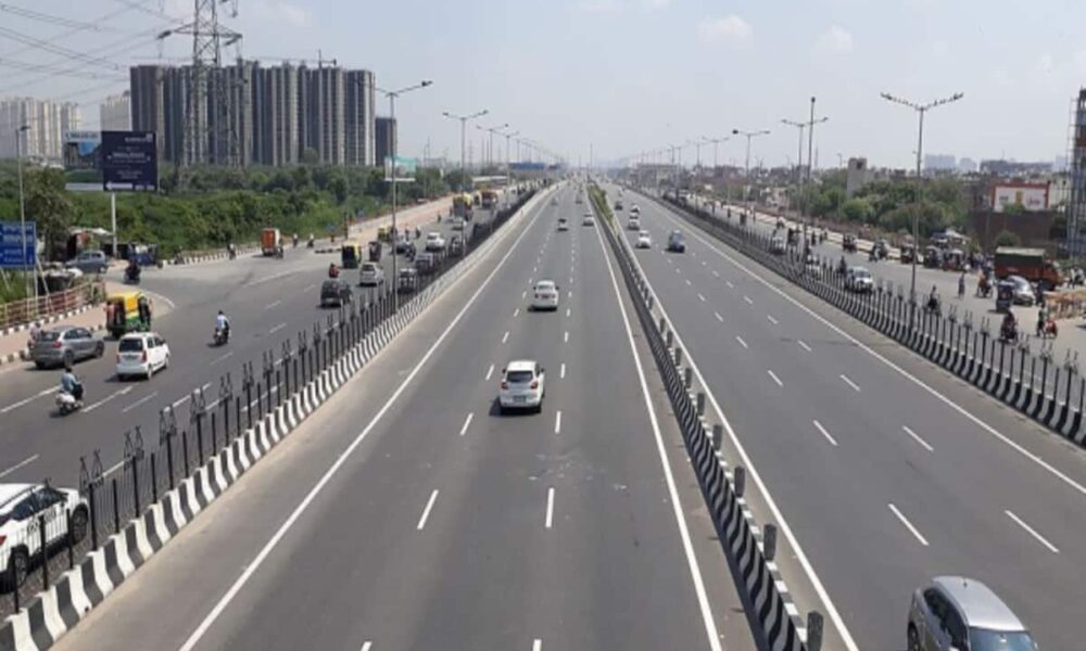 Delhi Dehradun expressway: दिल्ली-देहरादून एक्सप्रेसवे पर जल्द दौड़ेंगे वाहन, दो महीने बाद खुल सकता है रास्ता