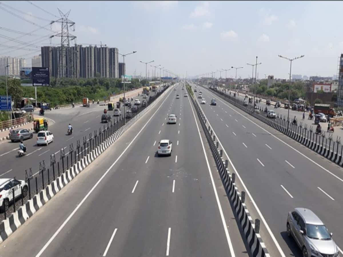Delhi Dehradun expressway: दिल्ली-देहरादून एक्सप्रेसवे पर जल्द दौड़ेंगे वाहन, दो महीने बाद खुल सकता है रास्ता Delhi Dehradun expressway: दिल्ली-देहरादून एक्सप्रेसवे पर जल्द दौड़ेंगे वाहन, दो महीने बाद खुल सकता है रास्ता