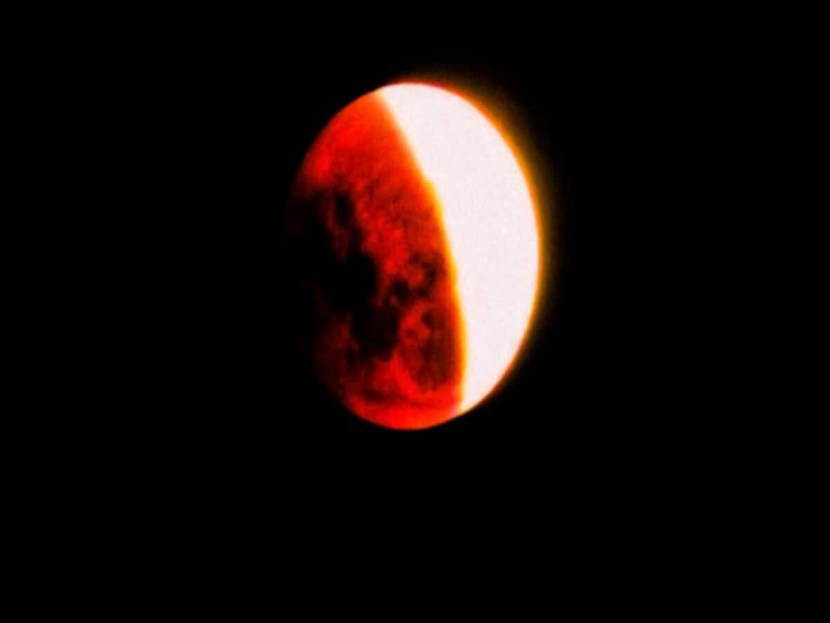 Chandra Grahan kab hai 2024 lunar eclipse and holi on 25 march know impact of eclipse 2024 on zodiac sign Chandra Grahan kab hai 2024 lunar eclipse and holi on 25 march know impact of eclipse 2024 on zodiac sign