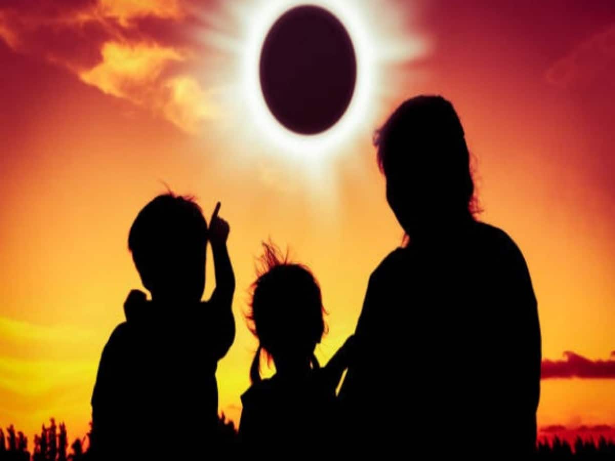 Eclipse in india 2024: Surya Grahan 2024 Timing never happened in 50 years sun not visible for 7 5 minutes Solar Eclipse date time in india Eclipse in india 2024: Surya Grahan 2024 Timing never happened in 50 years sun not visible for 7 5 minutes Solar Eclipse date time in india
