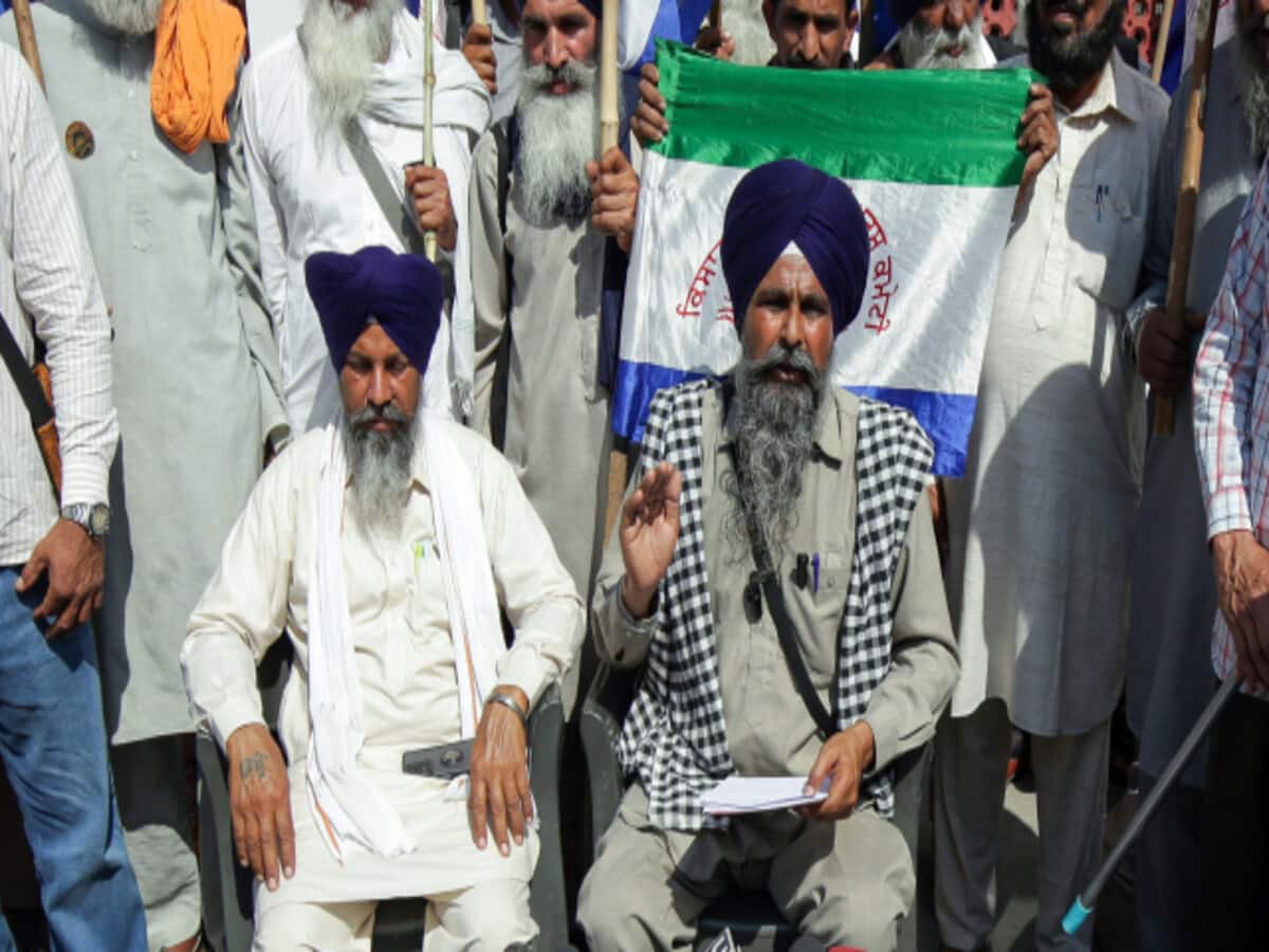 पंजाब की भगवंत मान सरकार पर क्यों भड़क गए किसान? अमृतसर में खोल दिया AAP के खिलाफ मोर्चा पंजाब की भगवंत मान सरकार पर क्यों भड़क गए किसान? अमृतसर में खोल दिया AAP के खिलाफ मोर्चा