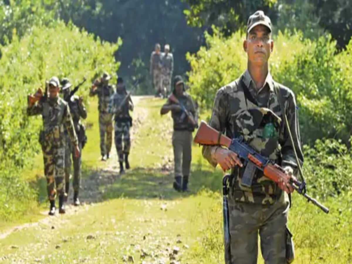 UBGL exploded in Bijapur during Lok Sabha elections CRPF soldier injured UBGL exploded in Bijapur during Lok Sabha elections CRPF soldier injured
