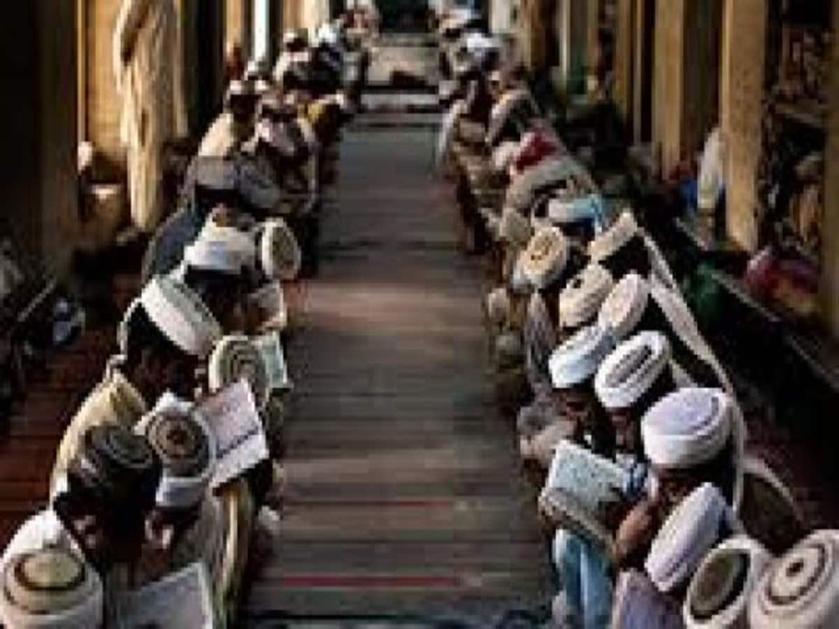 यूपी में 13 हजार अवैध मदरसे बंद करने की सिफारिश, SIT ने सरकार को सौंपी रिपोर्ट यूपी में 13 हजार अवैध मदरसे बंद करने की सिफारिश, SIT ने सरकार को सौंपी रिपोर्ट