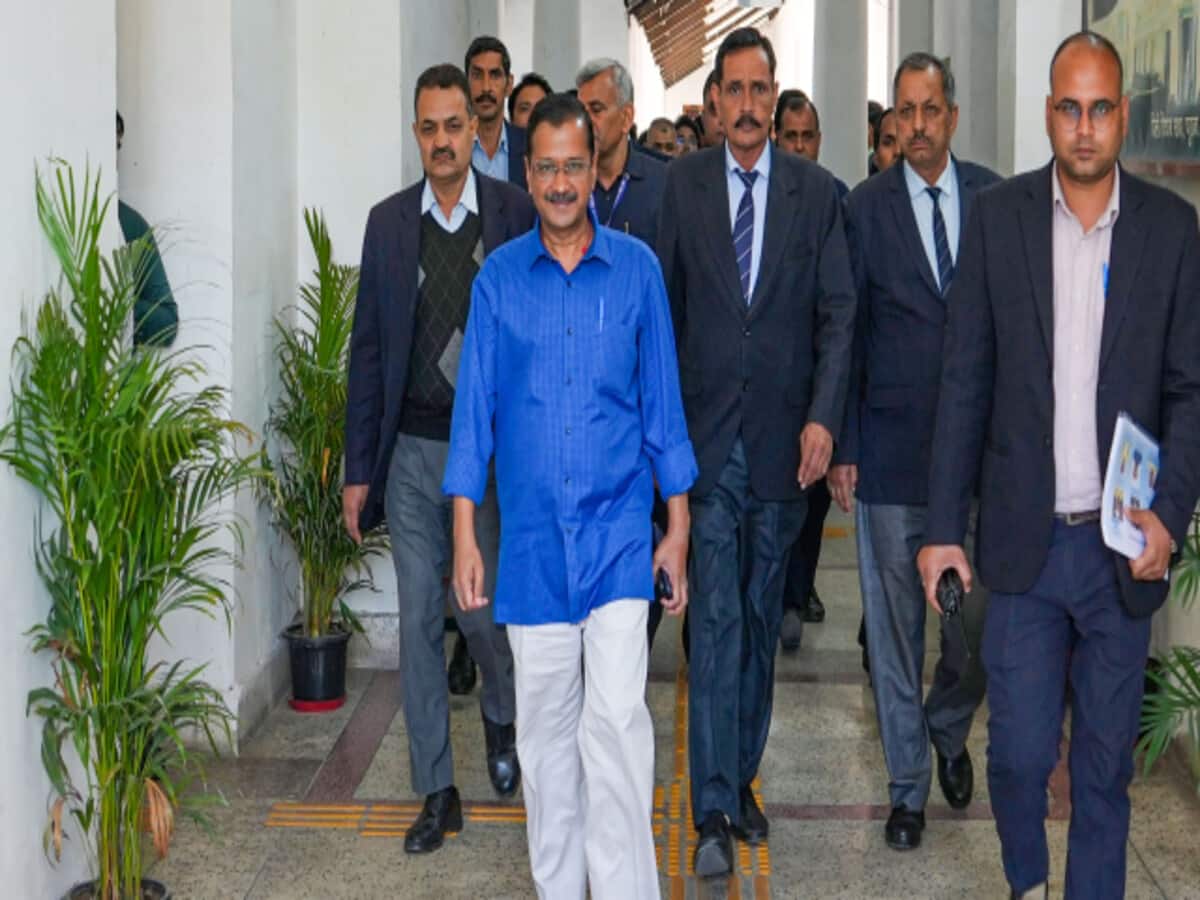 अदालत में पेशी के बाद अब केजरीवाल को ED का नया समन, 21 मार्च को बुलाया अदालत में पेशी के बाद अब केजरीवाल को ED का नया समन, 21 मार्च को बुलाया