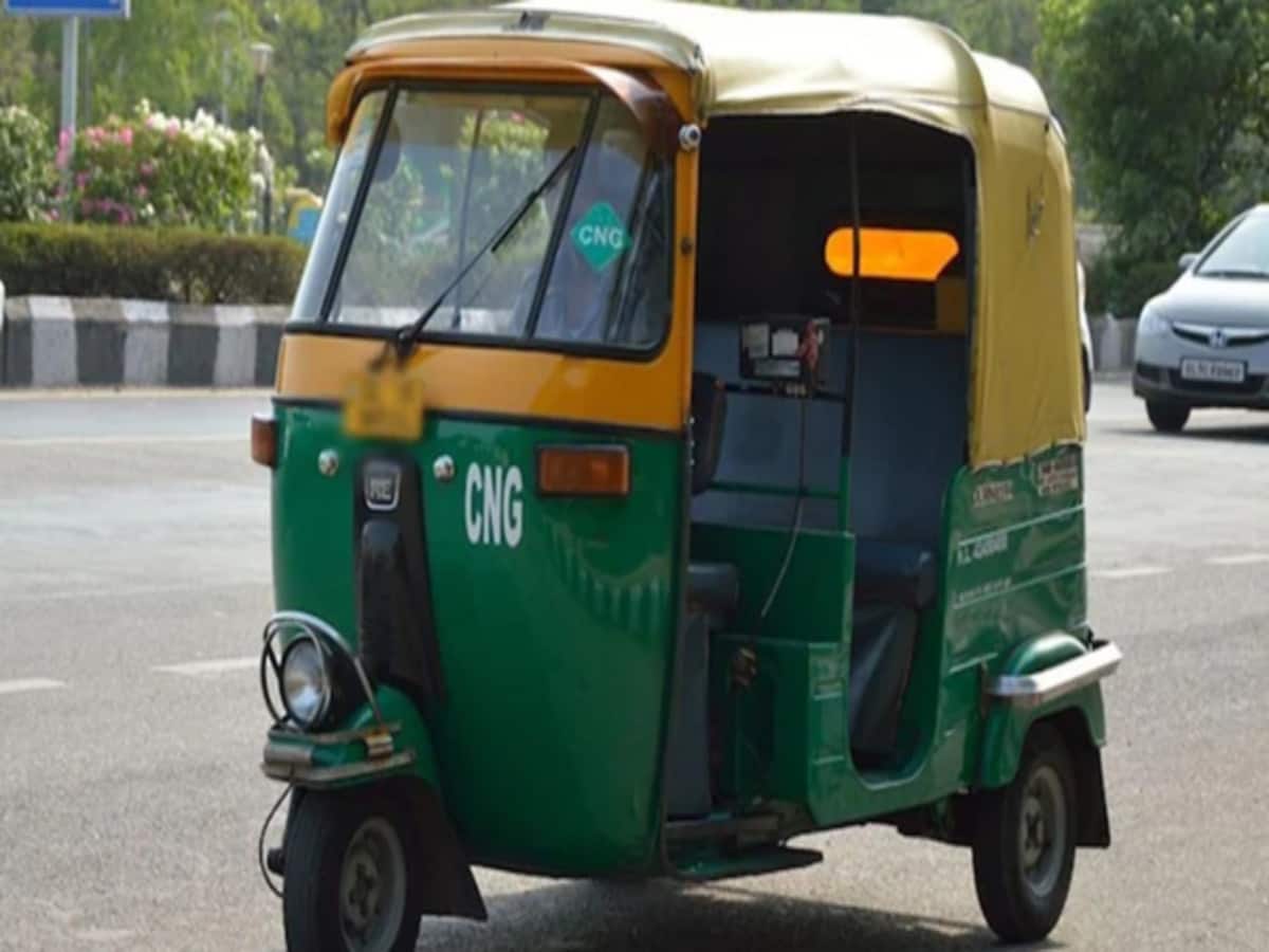 ऑटो खराब होने पर नहीं की मदद, चालक ने पीट-पीट कर साथी को मार डाला, गंदे नाले में फेंकी लाश ऑटो खराब होने पर नहीं की मदद, चालक ने पीट-पीट कर साथी को मार डाला, गंदे नाले में फेंकी लाश
