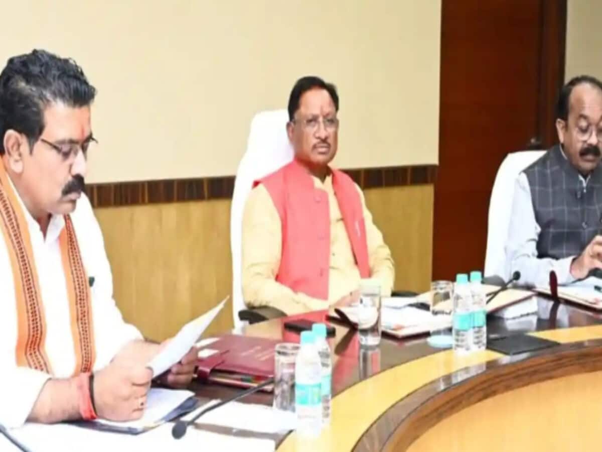बड़ी खबर: छत्तीसगढ़ के संविदा कर्मियों को मिलेगा 30 दिन का अवकाश, साय सरकार में NIA की तर्ज पर SIA का गठन बड़ी खबर: छत्तीसगढ़ के संविदा कर्मियों को मिलेगा 30 दिन का अवकाश, साय सरकार में NIA की तर्ज पर SIA का गठन