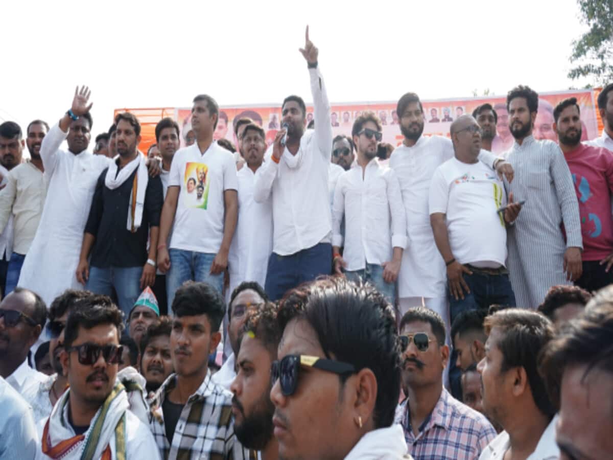 सत्ता जाने के तीन महीने बाद बेरोजगारी के मुद्दे पर युवा कांग्रेस का सीएम हाउस घेराव, मोदी की गारंटी को बताया झूठा सत्ता जाने के तीन महीने बाद बेरोजगारी के मुद्दे पर युवा कांग्रेस का सीएम हाउस घेराव, मोदी की गारंटी को बताया झूठा