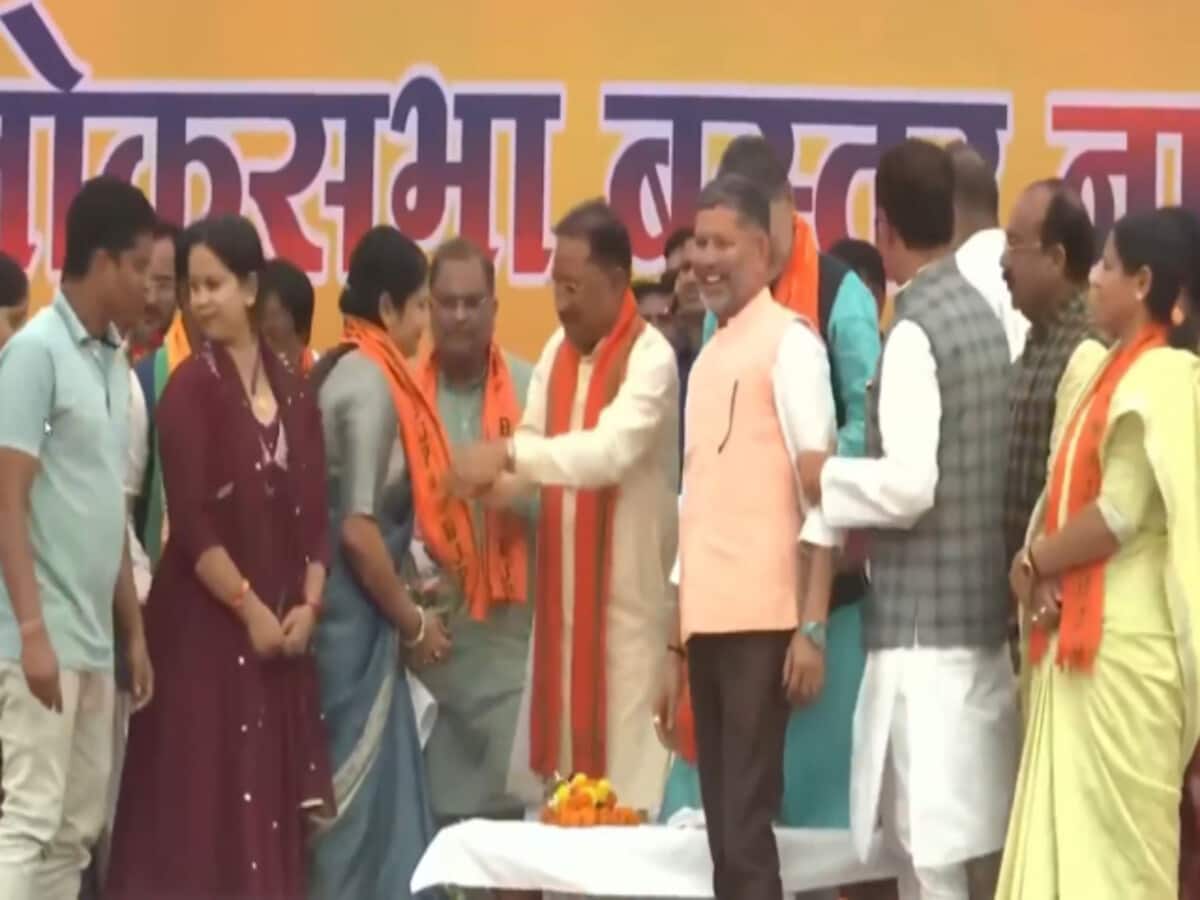 छत्तीसगढ़ में लोकसभा चुनाव से पहले कांग्रेस को बड़ा झटका, बस्तर महापौर भाजपा में शामिल छत्तीसगढ़ में लोकसभा चुनाव से पहले कांग्रेस को बड़ा झटका, बस्तर महापौर भाजपा में शामिल
