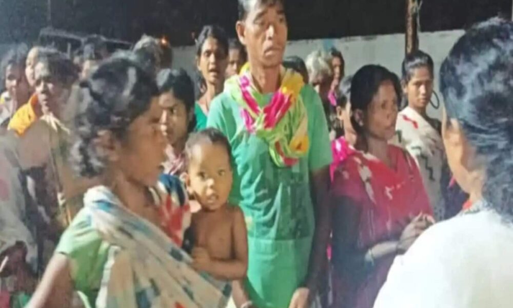 Wife question on encounter husband said Husband was not a Naxalite but a farmer – एनकाउंटर पर पत्नी का सवाल, बोली