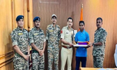छत्तीसगढ़ में बड़ी कामयाबी, 8 लाख के इनामी खूंंखार नक्सली ने कर दिया सरेंडर
