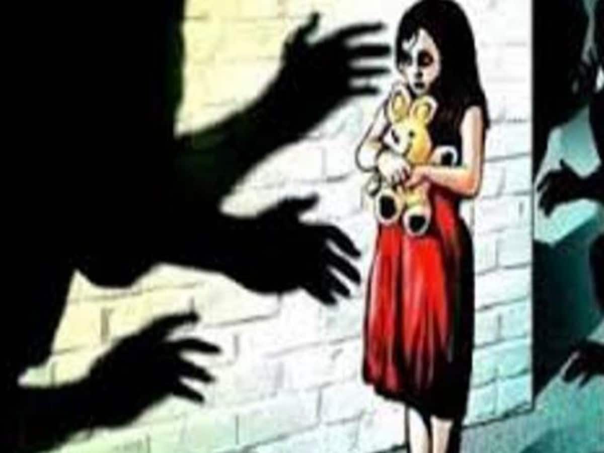 14 और 15 साल के लड़कों ने किया गैंगरेप, 5 साल की बच्ची को बनाया शिकार 14 और 15 साल के लड़कों ने किया गैंगरेप, 5 साल की बच्ची को बनाया शिकार