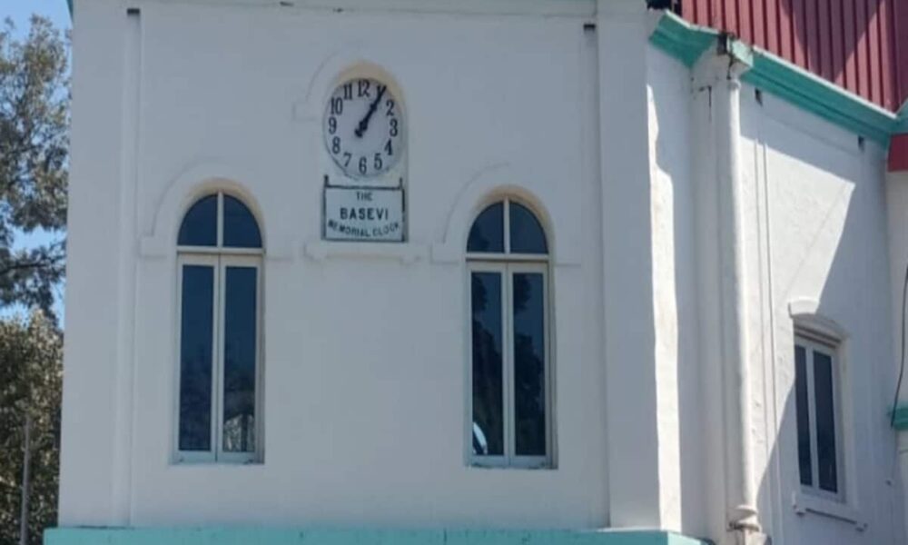 देश की सबसे पुरानी घड़ी ने पूरे किए 150 साल, देहरादून में लगी इस धरोहर की खासियत करेगी हैरान