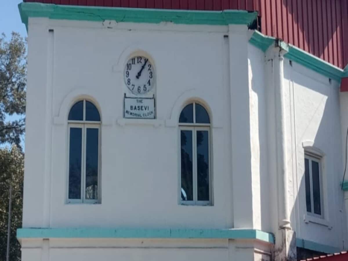 देश की सबसे पुरानी घड़ी ने पूरे किए 150 साल, देहरादून में लगी इस धरोहर की खासियत करेगी हैरान देश की सबसे पुरानी घड़ी ने पूरे किए 150 साल, देहरादून में लगी इस धरोहर की खासियत करेगी हैरान