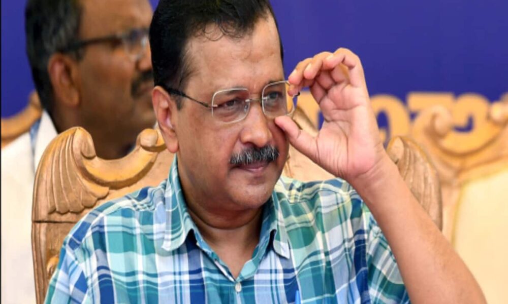 केजरीवाल को कोर्ट में पेश होना ही होगा, ऊपरी अदालत का राहत से इनकार