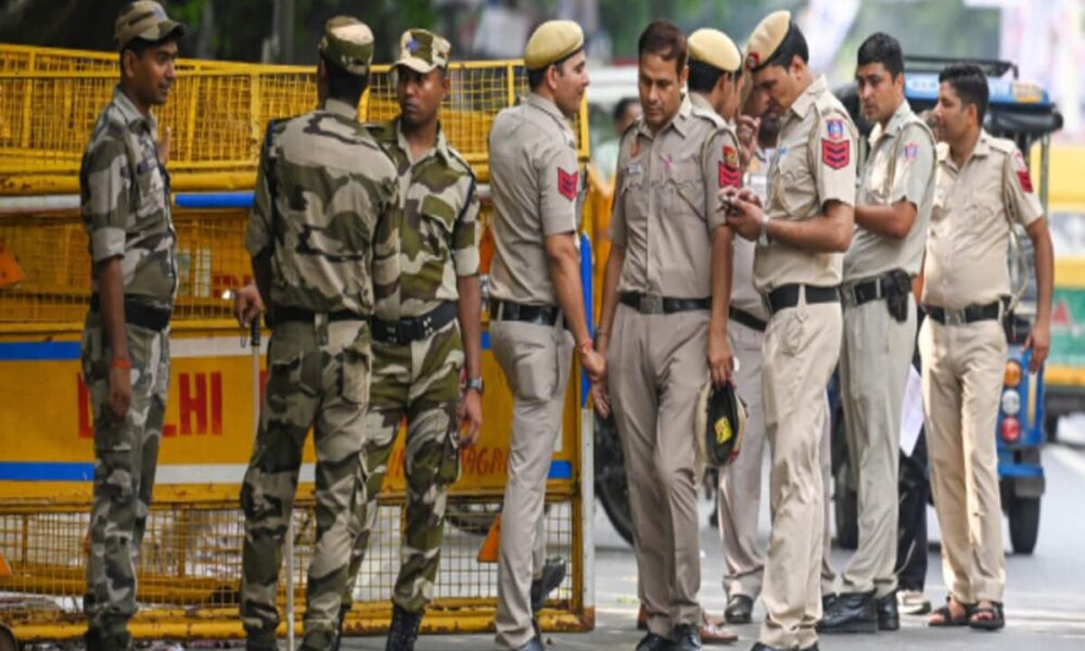 Delhi Traffic Advisory : दिल्ली में आज भूलकर भी इन रास्तों पर न निकलें, भीषण जाम से बचने को पढ़ लें ट्रैफिक एडवाइजरी