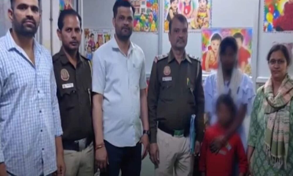 100KM तक पीछा, मंदिर-मस्जिद से अनाउंसमेंट; UP से 7 साल के बच्चे को दिल्ली पुलिस ने कैसे किया रेस्क्यू