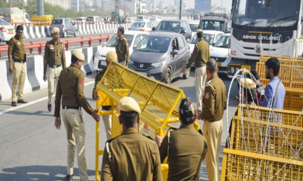 आज रेल ट्रैक पर बैठेंगे किसान; सीमावर्ती इलाकों में सड़कों पर भी पहरा, जाम से जूझेगी दिल्ली