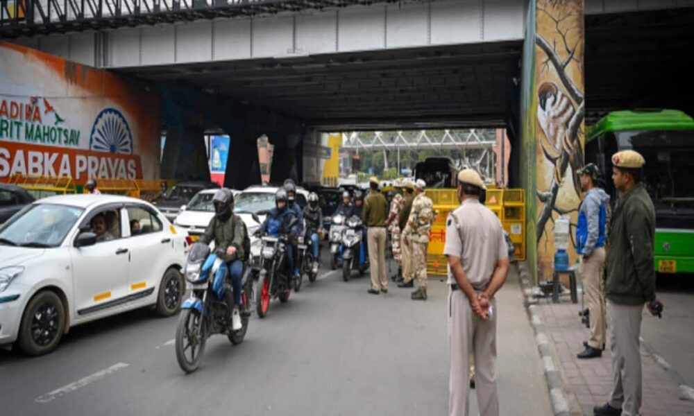 kisan mahapanchayat today at ramlila maidan route diversion delhi police traffic advisory