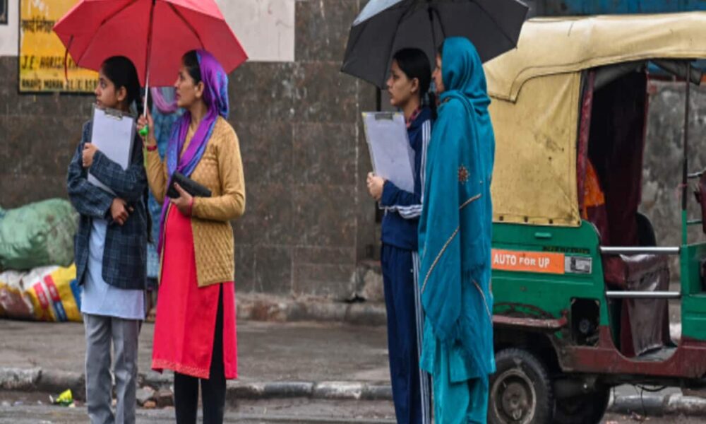 दिल्ली-NCR का मौसम फिर लेगा करवट, आज कई इलाकों में होगी बारिश; IMD ने बताया दो दिन का हाल