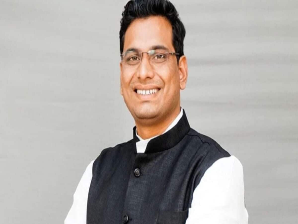 Lok Sabha Elections: फिर दिखी कांग्रेस की अंदरूनी कलह, बिलासपुर उम्मीदवार के खिलाफ आमरण अनशन; क्या मांग Lok Sabha Elections: फिर दिखी कांग्रेस की अंदरूनी कलह, बिलासपुर उम्मीदवार के खिलाफ आमरण अनशन; क्या मांग