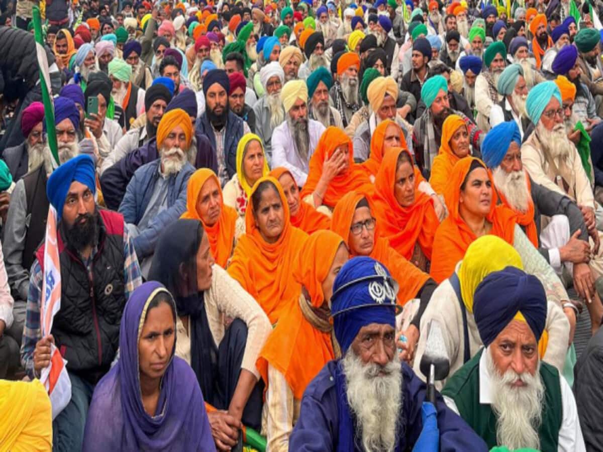 निहत्थे किसानों पर सेना स्तर के हथियार इस्तेमाल हुए, हाई कोर्ट पहुंचे किसान; कर डाली नई मांग निहत्थे किसानों पर सेना स्तर के हथियार इस्तेमाल हुए, हाई कोर्ट पहुंचे किसान; कर डाली नई मांग