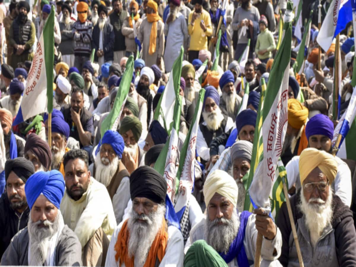 Security beefed up at Ghazipur Singhu and tikri border in Delhi for farmers Delhi Chalo march call Security beefed up at Ghazipur Singhu and tikri border in Delhi for farmers Delhi Chalo march call