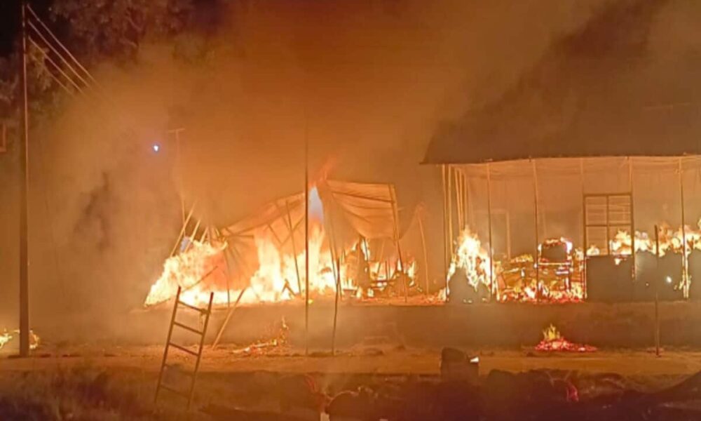 बीजापुर के आवासीय गर्ल्स पोटा केबिन में लगी आग, झुलसकार चार साल की बच्ची की मौत; 300 छात्राएं रेस्क्यू